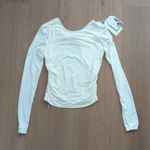 New Blogilates Women's Twisty Long Sleeve Top Cream XS